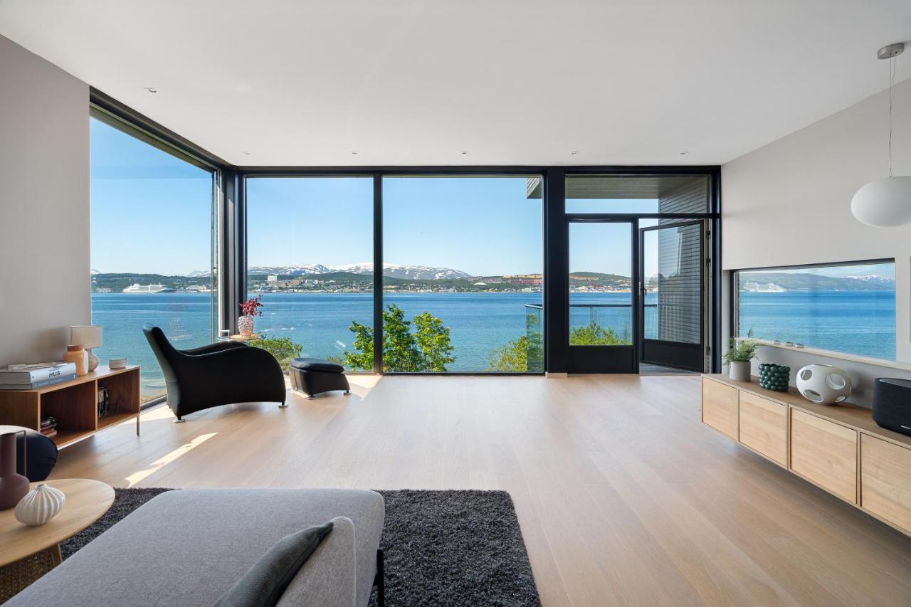 Oceanfront Penthouse Duplex Wamazing View!