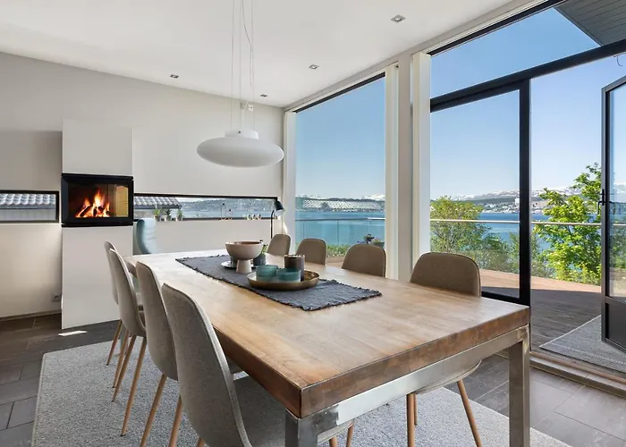 Oceanfront Penthouse Duplex Wamazing View!